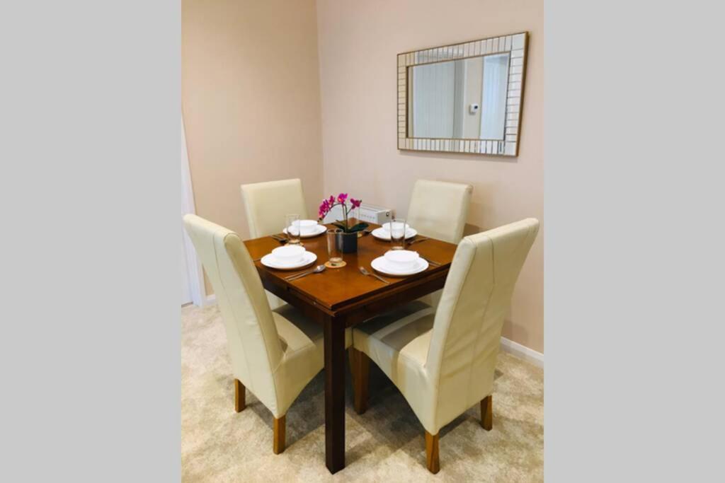 Private 1St Floor Apartment - Perfect For Port Of Dover, Eurotunnel And Short Stays Buitenkant foto