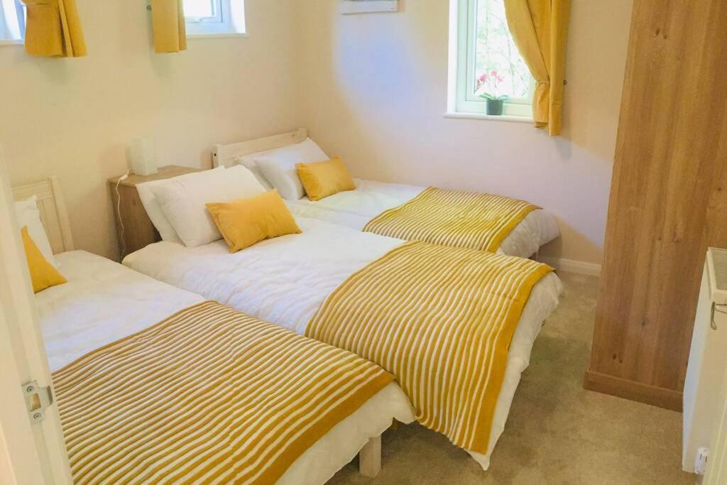Private 1St Floor Apartment - Perfect For Port Of Dover, Eurotunnel And Short Stays Buitenkant foto