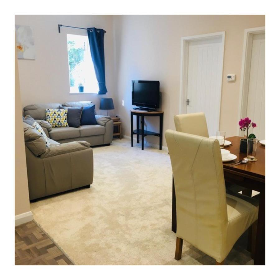 Private 1St Floor Apartment - Perfect For Port Of Dover, Eurotunnel And Short Stays Buitenkant foto
